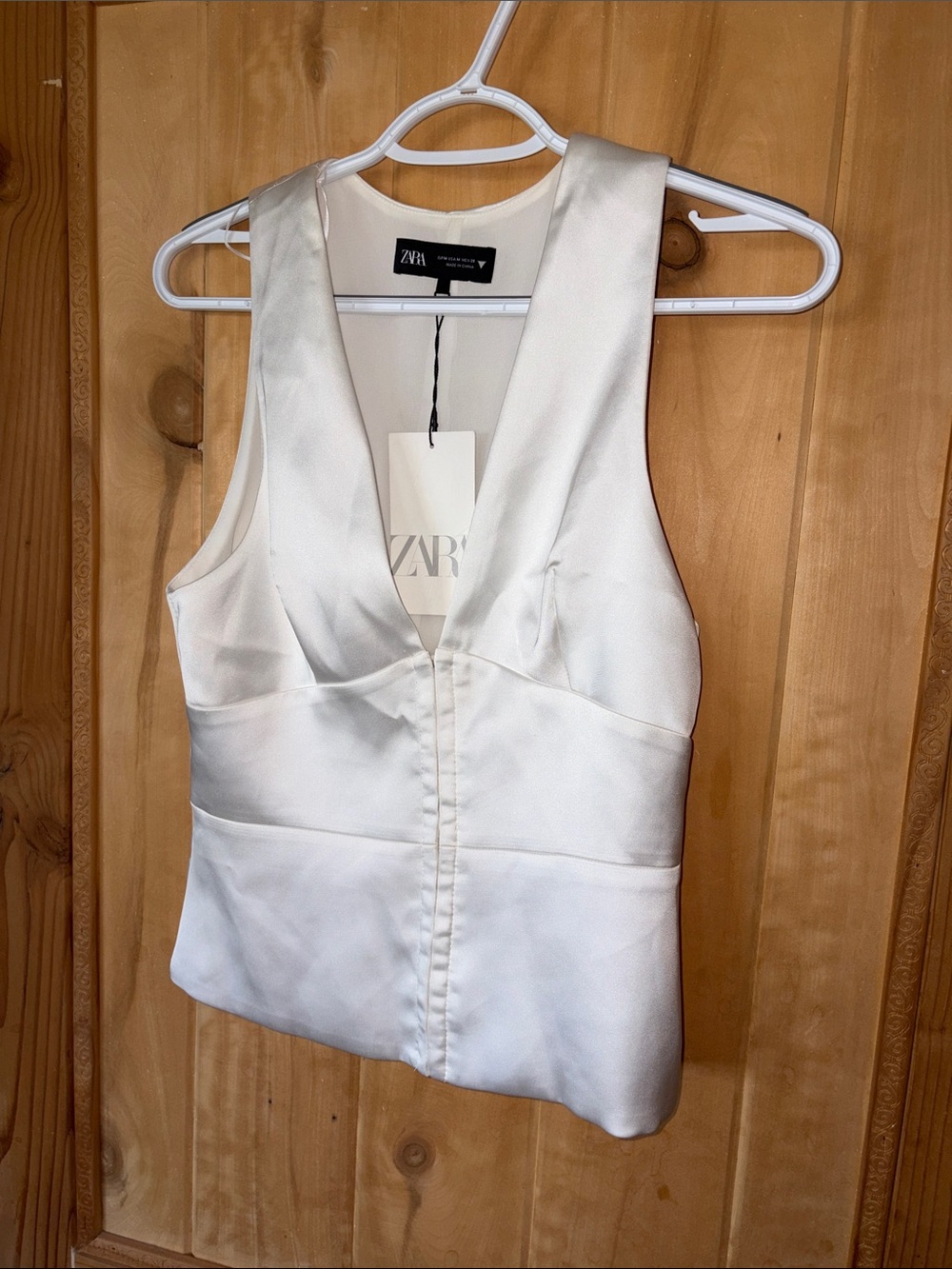 ZARA Off White Satin V-Neck Sleeveless Vest - Picture 2 of 13